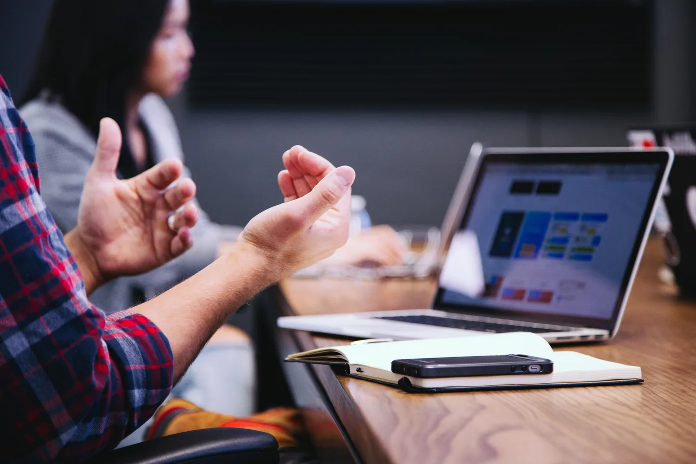 Khởi nghiệp: Nghĩ lớn, làm nhỏ- Câu chuyện của Zappos